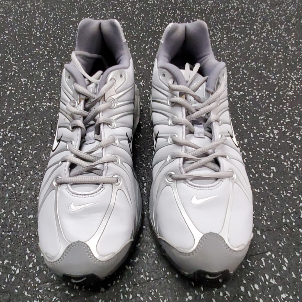 Nike Air Max men's sneaker size 9